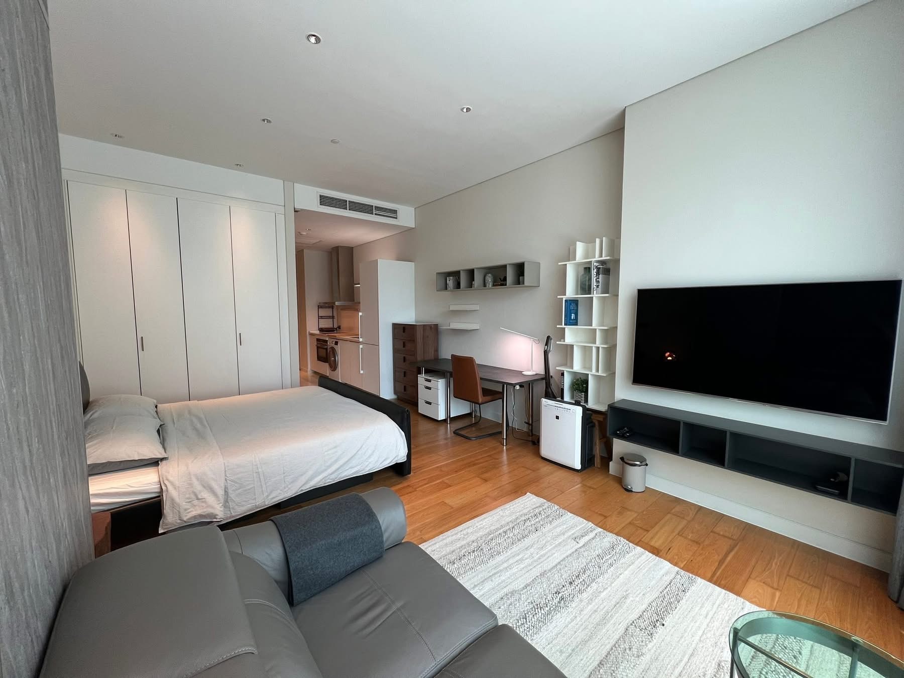 Sindhorn Residences - Image 1
