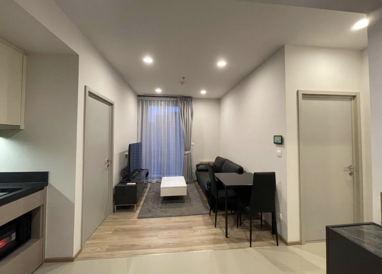 Oka Haus Sukhumvit 36 - Image 1