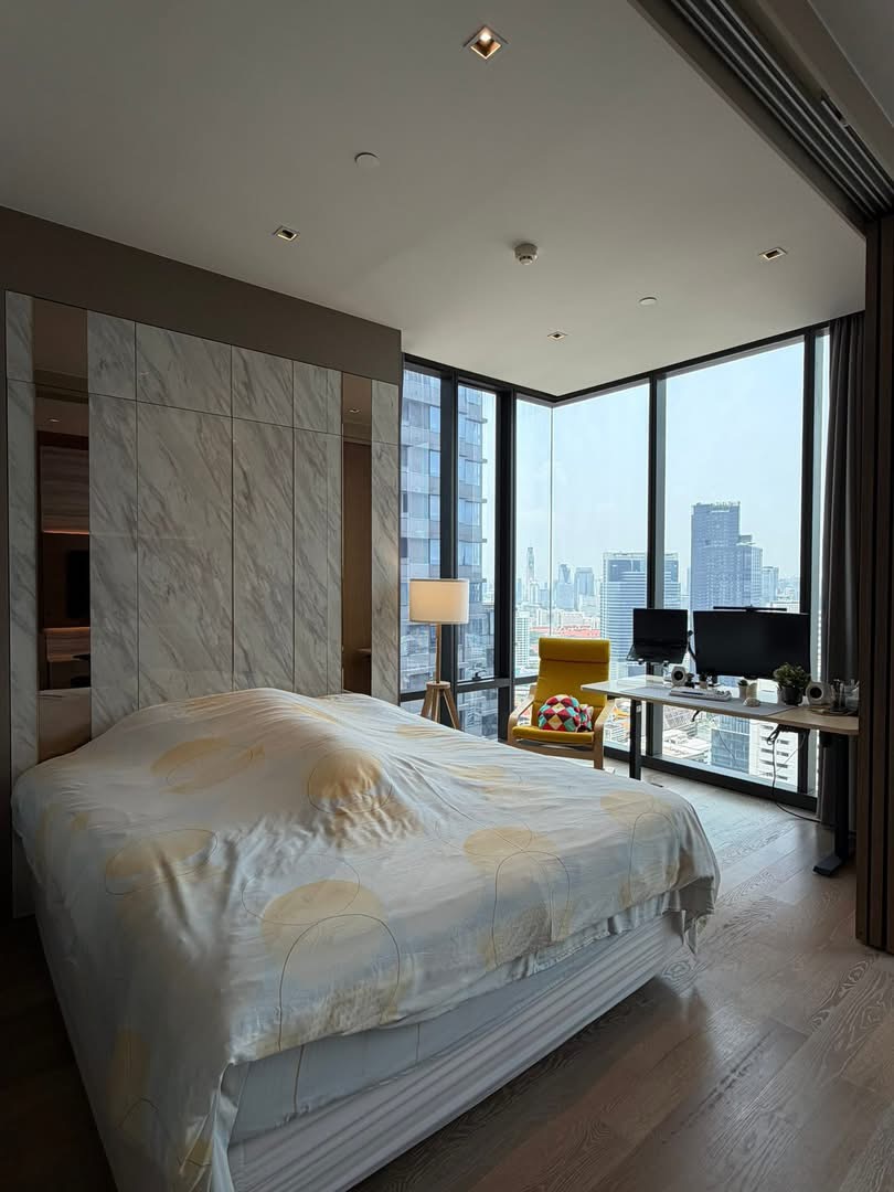 Ashton Silom - Image 1