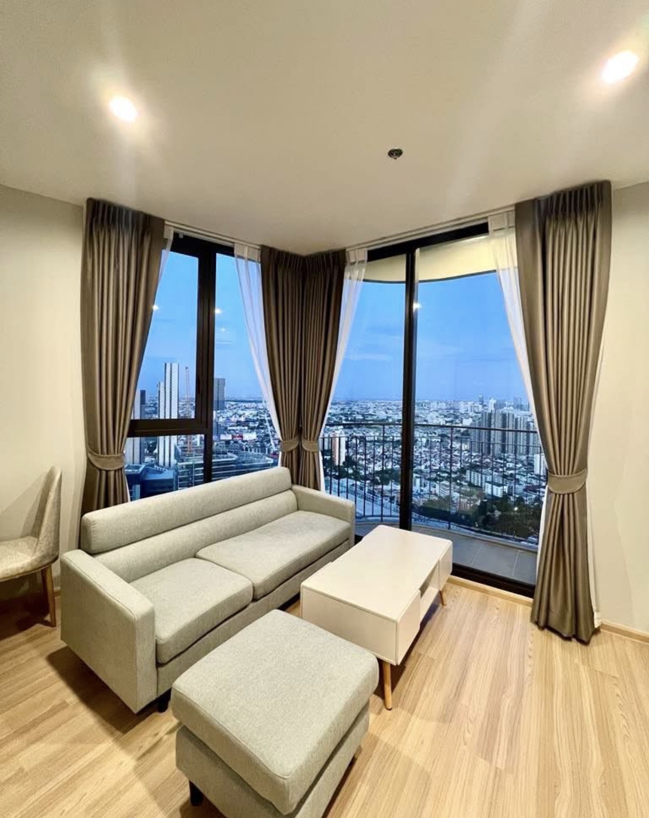 Skyrise Avenue Sukhumvit 64 - Image 1