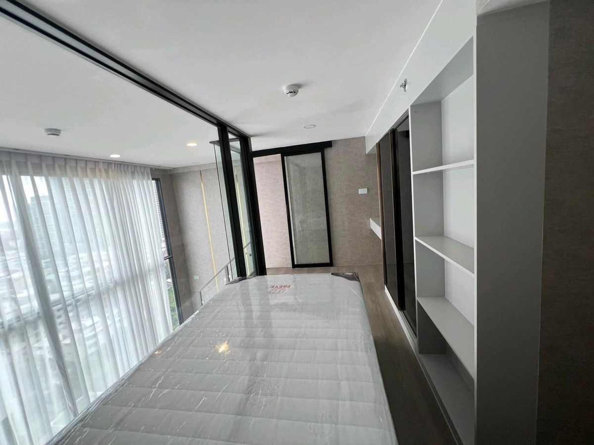 Thumbnail 12